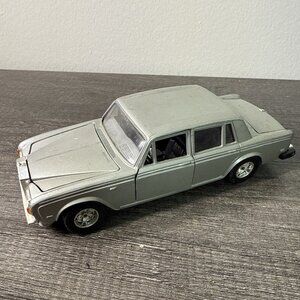Vintage Bburago Rolls-Royce Silver Shadow II 1/24 Diecast Model Car Italy